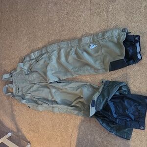Obermeyer Ski Bib-overall, Khaki Green. Mens M.